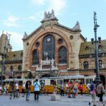 De voorkant van de Centrale Markthal in Boedapest