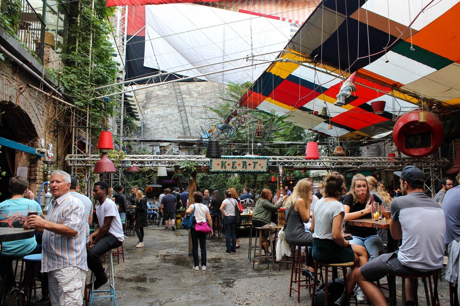 Szimpla Kert in Boedapest